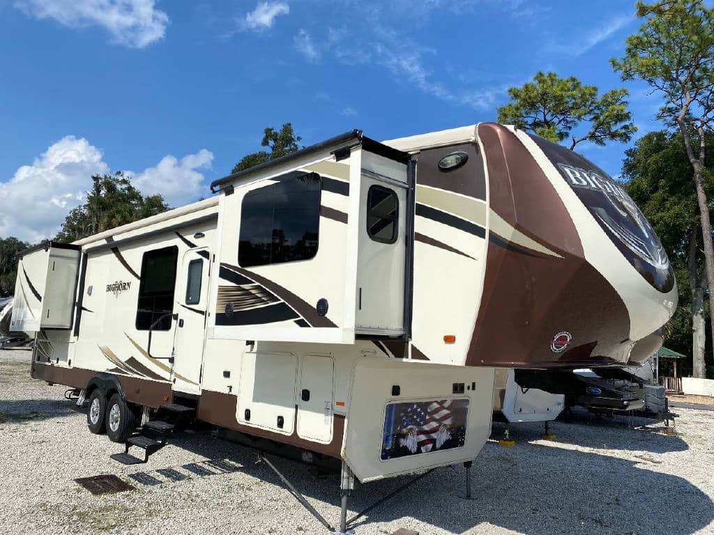 2017_Heartland_Bighorn_M-3750FL